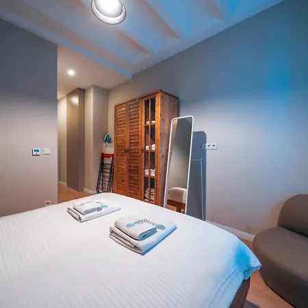 Kuledibi Suites, Historical 1-bedroom No-6 דירה